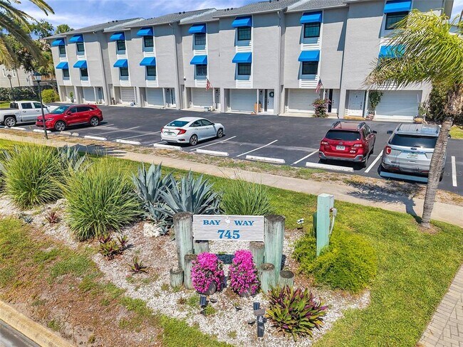 Building Photo - 745 Pinellas Bayway S
