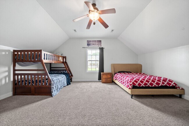 Building Photo - 125 Sycamore Hill Dr