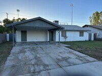 Building Photo - "Well Maintained 3-Bedroom, 2 Bathroom in Yuma Valley!"