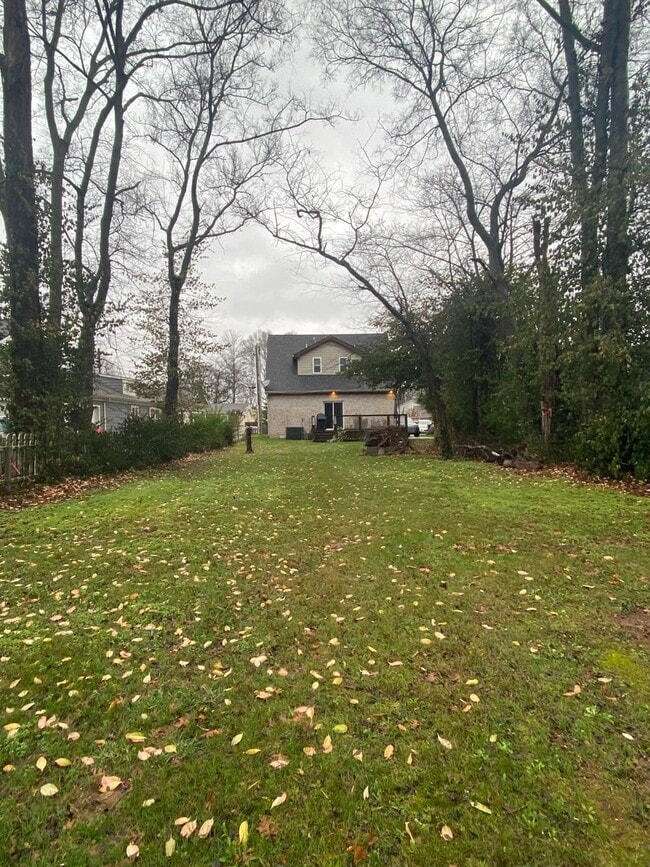 Building Photo - Incredible 3 BDRM / 2.5 BTH Franklin Home Available Now!