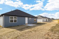 Building Photo - BRAND NEW 3 BEDROOM HOME WITH 3 CAR GARAGE