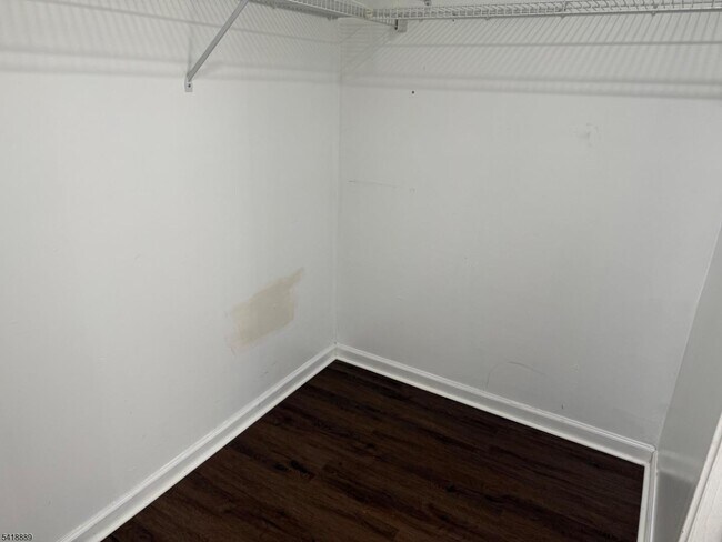 Building Photo - 751 Summer Ave