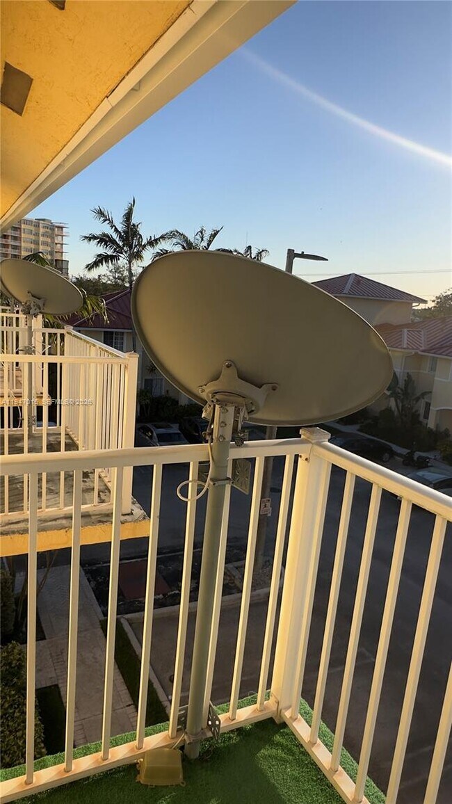 Building Photo - 2028 NE 167th St