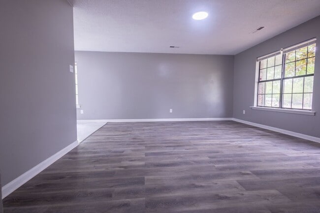 Building Photo - 4693 Deep Brook Dr