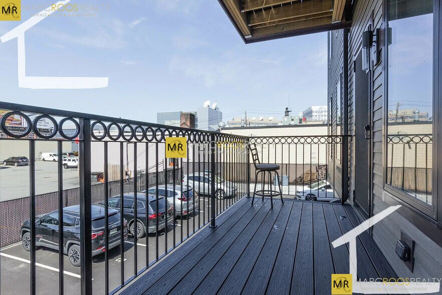 Building Photo - 9 Glencoe St