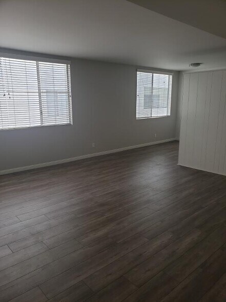 #10 - Living Room - 144 S Catalina Ave