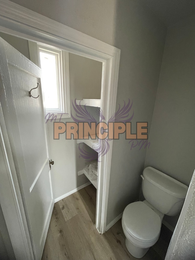 Building Photo - 735 Placer St