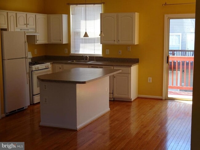 Building Photo - 21836 Jarvis Square