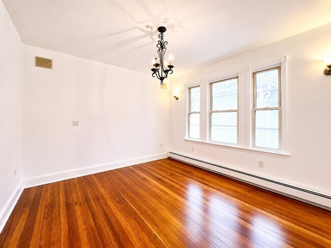 Building Photo - 20 Imrie Rd
