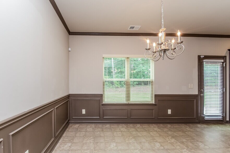 Building Photo - 611 Sweet Ashley Way