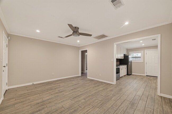 Building Photo - 5721 Sylvia Dr