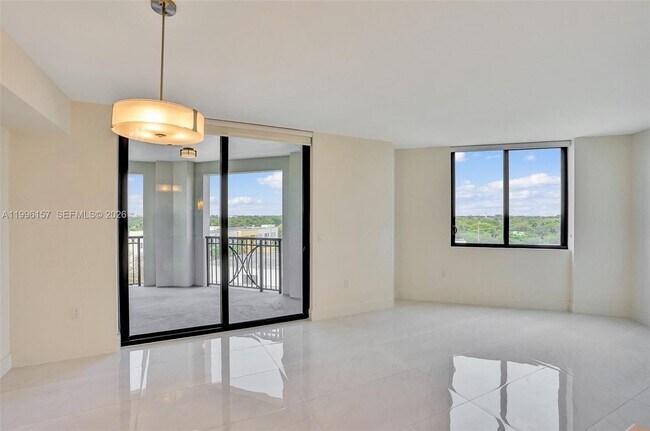 Building Photo - 301 Altara Ave