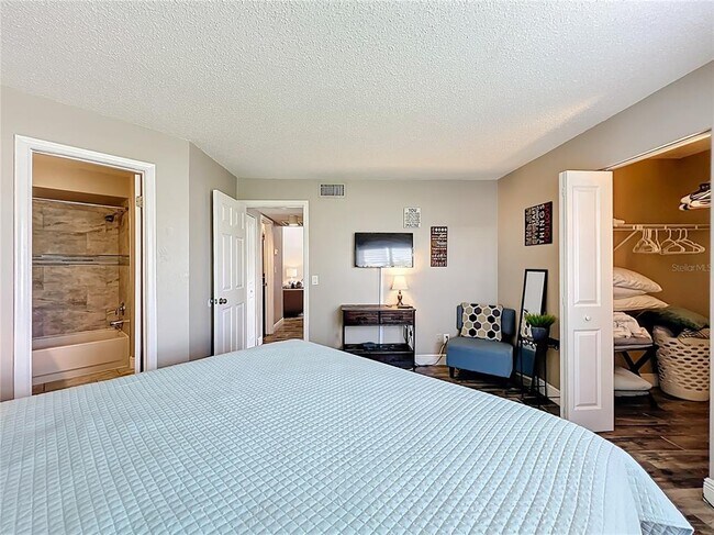 Building Photo - 3944 Atrium Dr