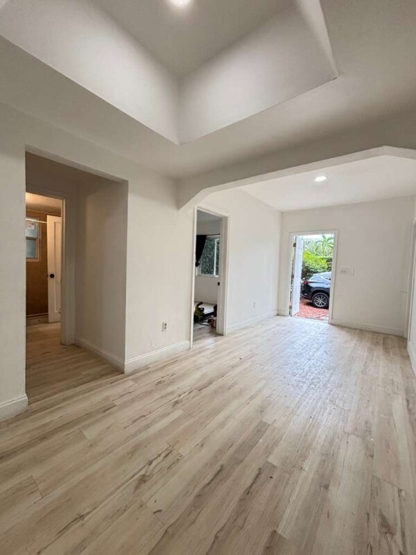 Building Photo - 3033-3033 NW 15th St