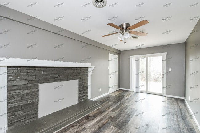 Building Photo - 2796 Dawnview Dr