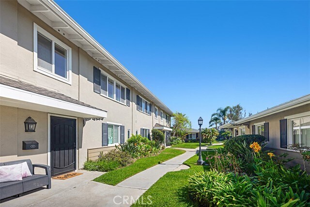 Building Photo - 1741 Tustin Ave