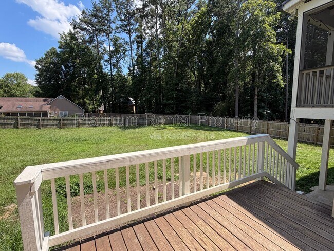 Building Photo - 467 Lees Trace SW
