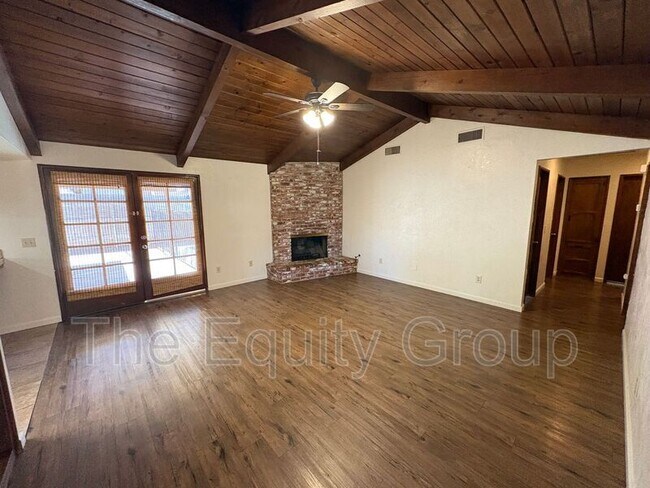 Building Photo - 2943 W Ashland Ave