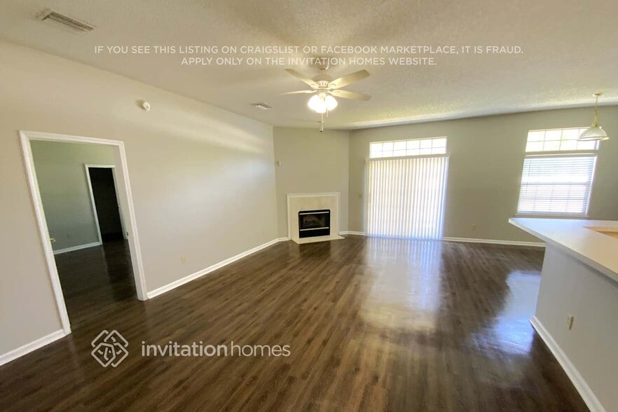 Building Photo - 5335 Blue Pacific Dr W