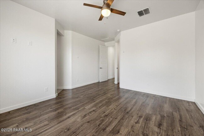 Building Photo - 1643 Stratford Pl