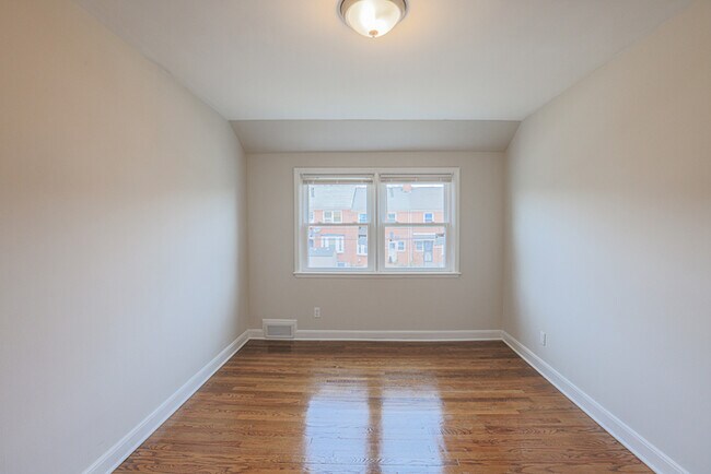 Building Photo - 3 Bedroom Complete Rehab