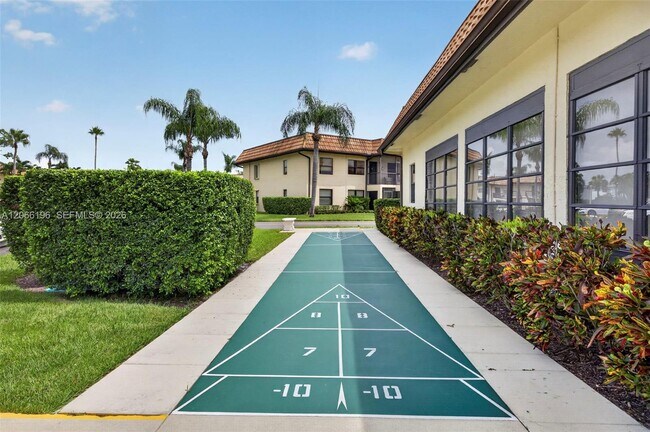 Building Photo - 4626 Lucerne Lakes Blvd E