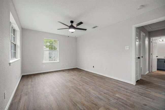 Building Photo - 3718 Treasure Island Dr