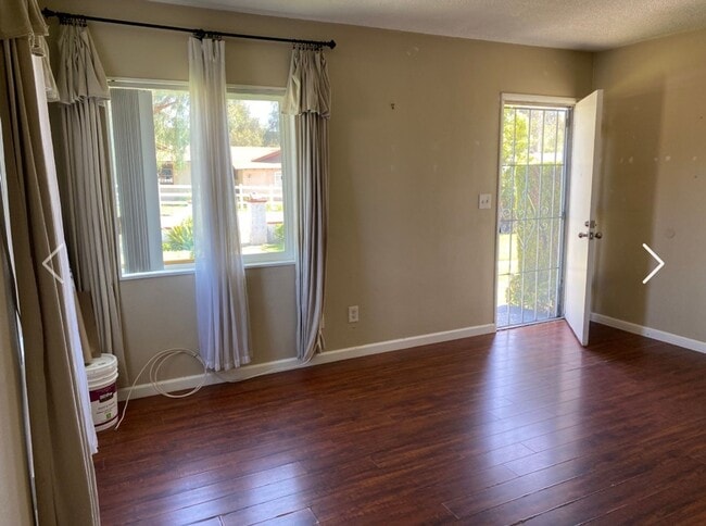 Building Photo - Single story 2 bed, 1 bath home with patio!