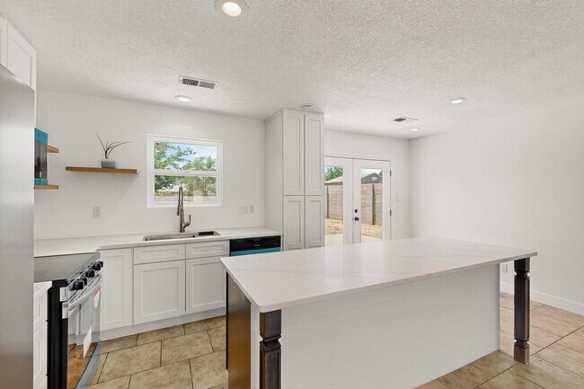 Building Photo - 9218 Alvera Ave SW