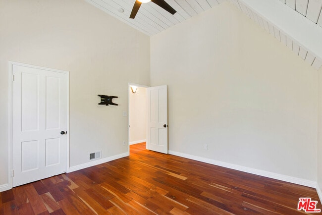 Building Photo - 4236 Ensenada Dr
