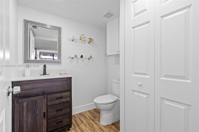 Building Photo - 13953 Kendale Lakes Cir