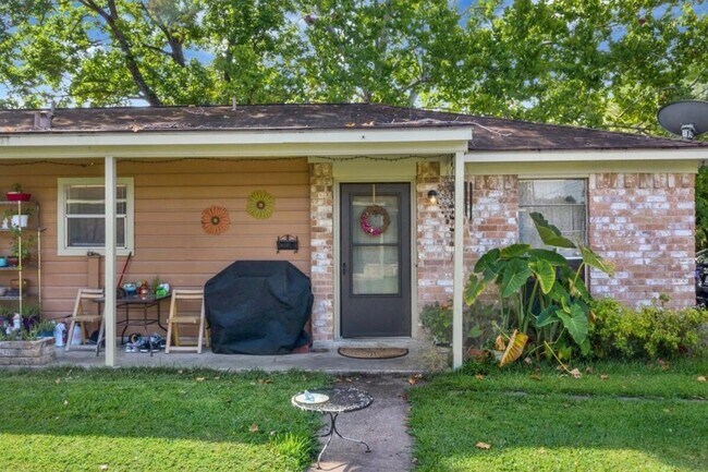 Building Photo - 4537 Dakota St