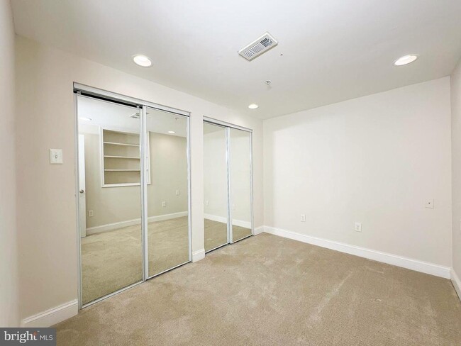 Building Photo - 12912 Marlton Center Dr