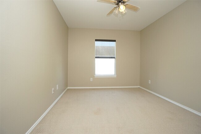 Building Photo - 1518 Sutton St