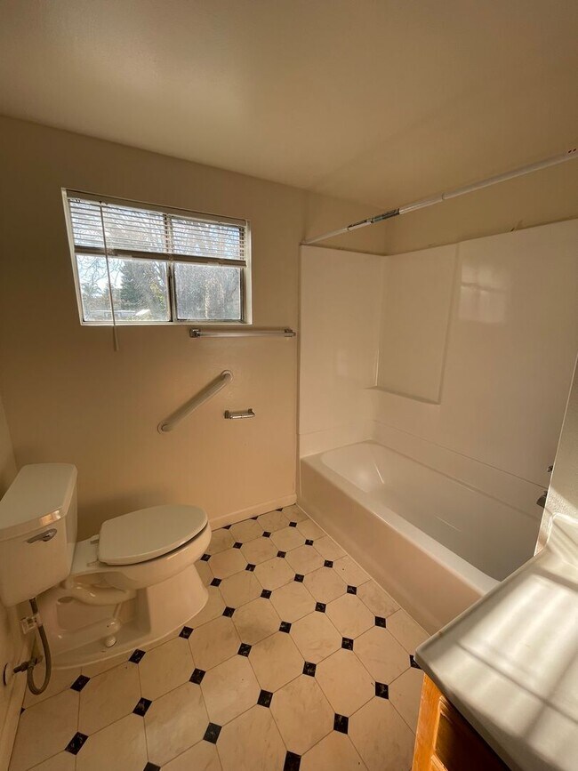 Building Photo - 1669 12th St