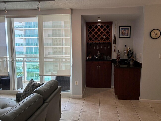 Building Photo - 6917 Collins Ave