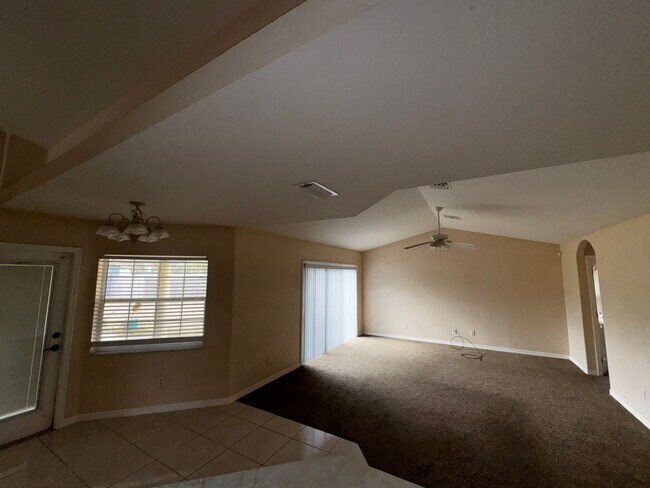 Building Photo - 10330 SW 54th Ct