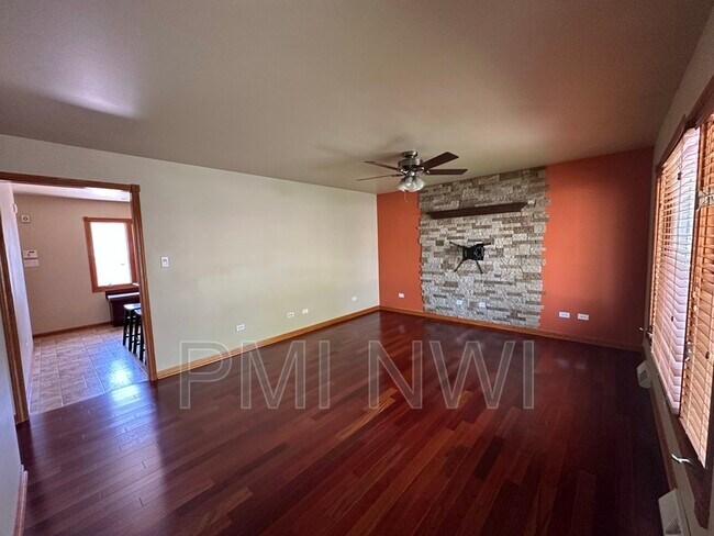 Building Photo - 7959 Beech Ave