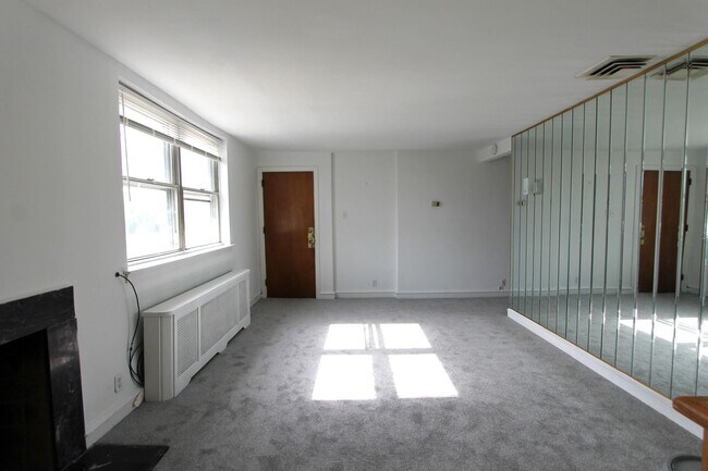 Building Photo - 6711 S Pleasant Pl