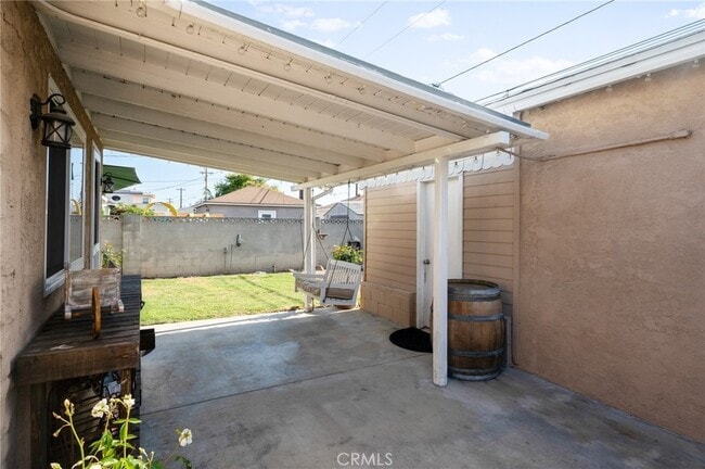 Building Photo - 4637 Hackett Ave