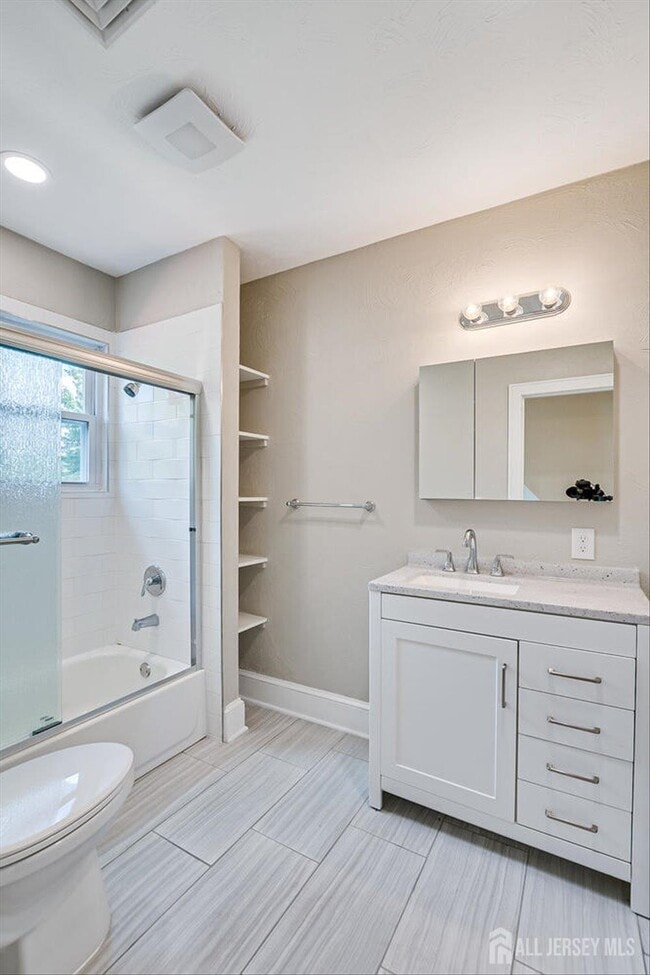 Building Photo - 338 Buckelew Ave