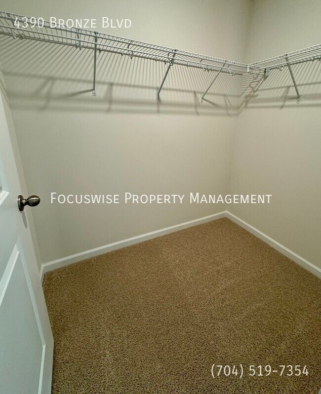 Building Photo - 4390 Bronze Blvd