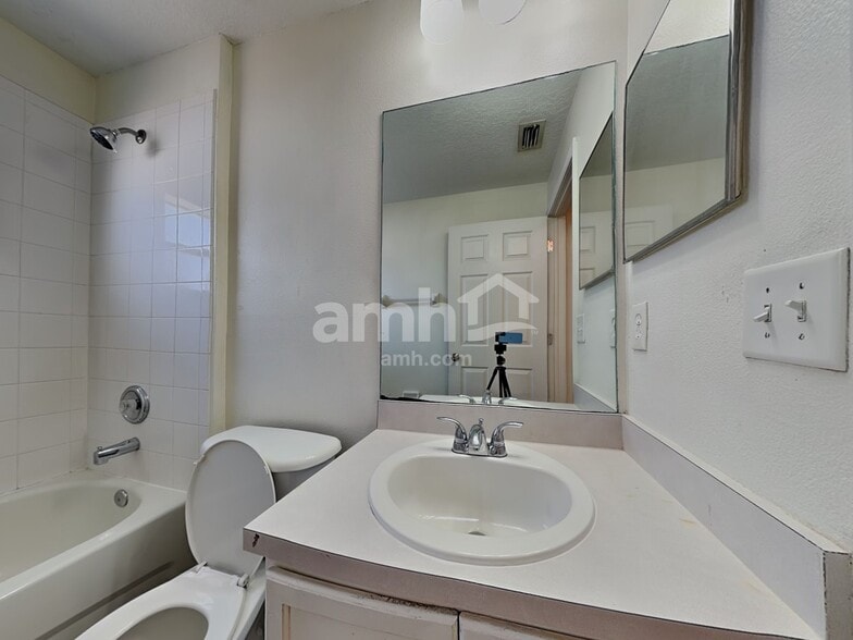 Building Photo - 4306 Reynolds Oaks Pl