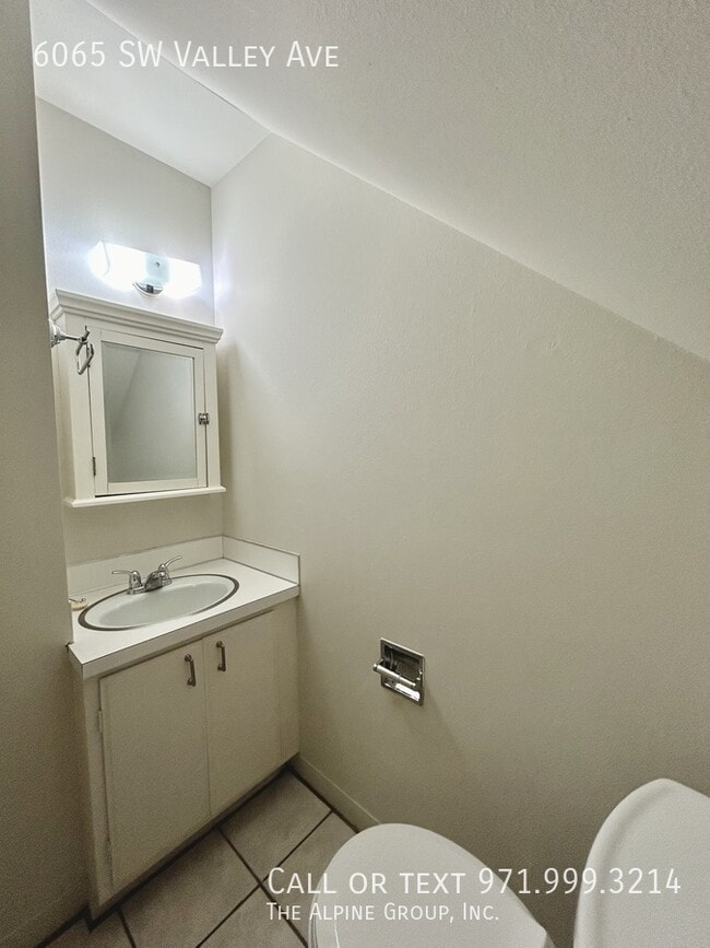 Building Photo - 6065 SW Valley Ave