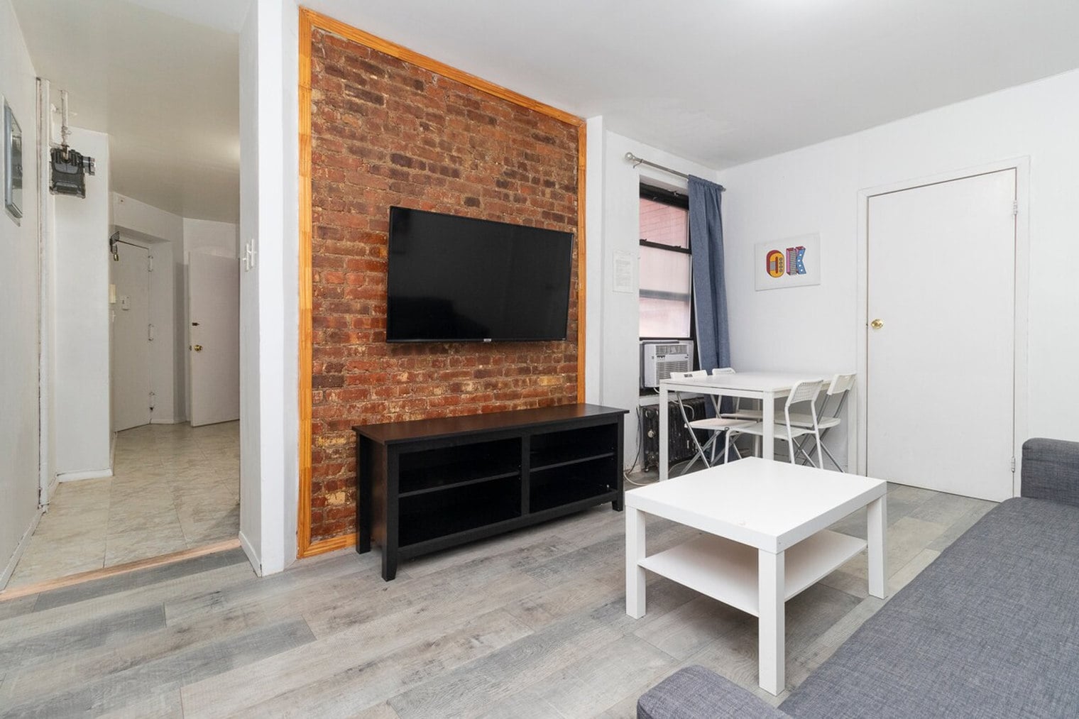 Building Photo - 215 B E 95th St