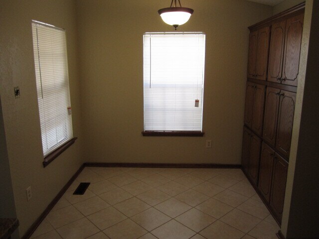 Building Photo - 2701 Pennington Ave