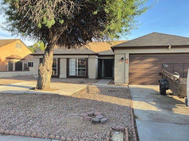Building Photo - Open Hse  6-20-26.  12-1pm.  LARGE REMODELED 4BR 2BA HOUSE WITH GARAGE, GRANITE COUNTERS, BUILT-I...