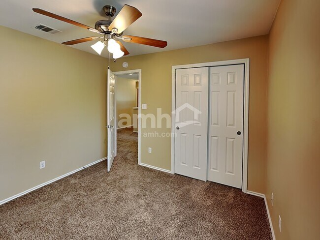 Building Photo - 149 Ashwood N