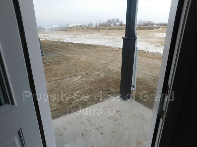 Building Photo - 2360 Canyon Ct