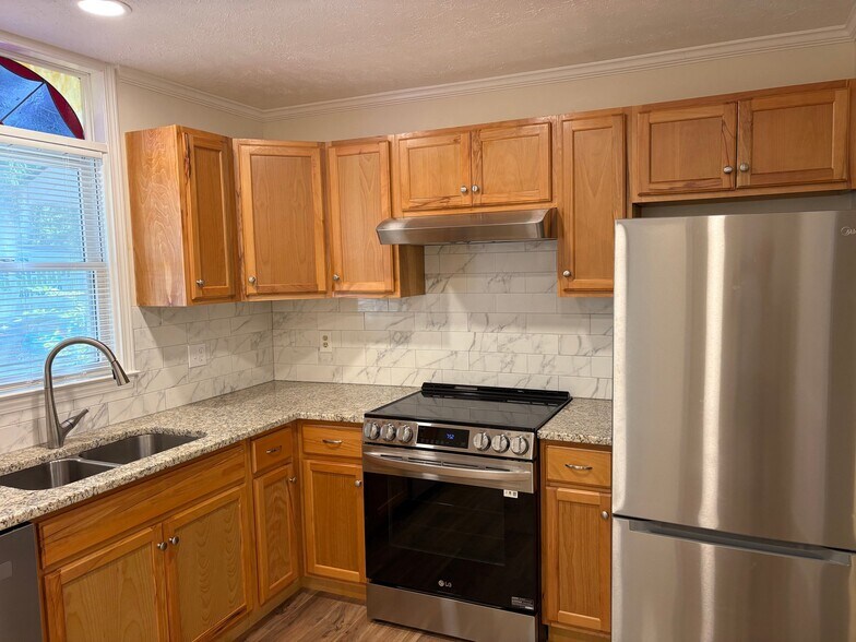 Building Photo - 306 Leisure Ct